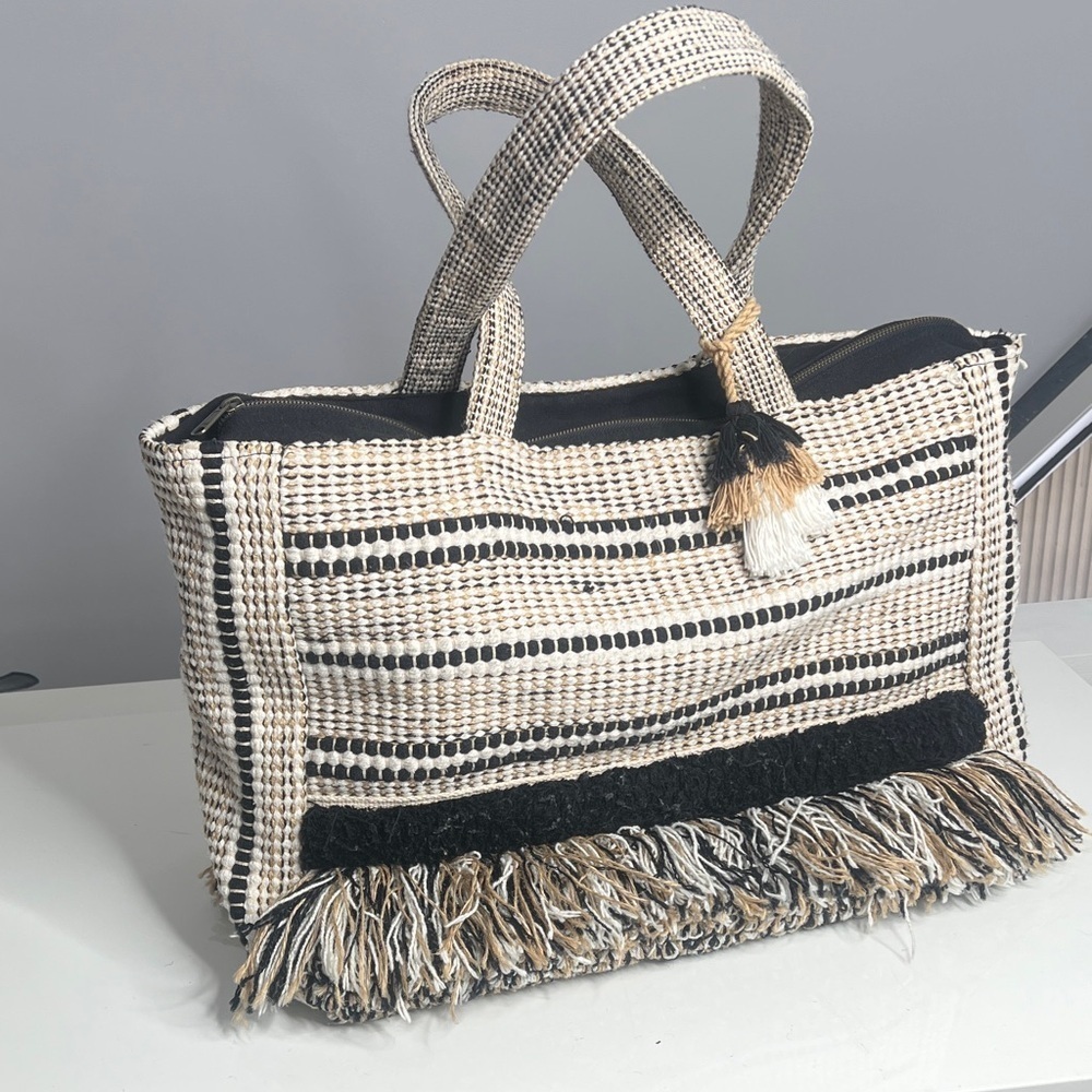 AMUSE SOCIETY Large Zip Top Beige Cream Black Heavy Woven Lined Tote Bag